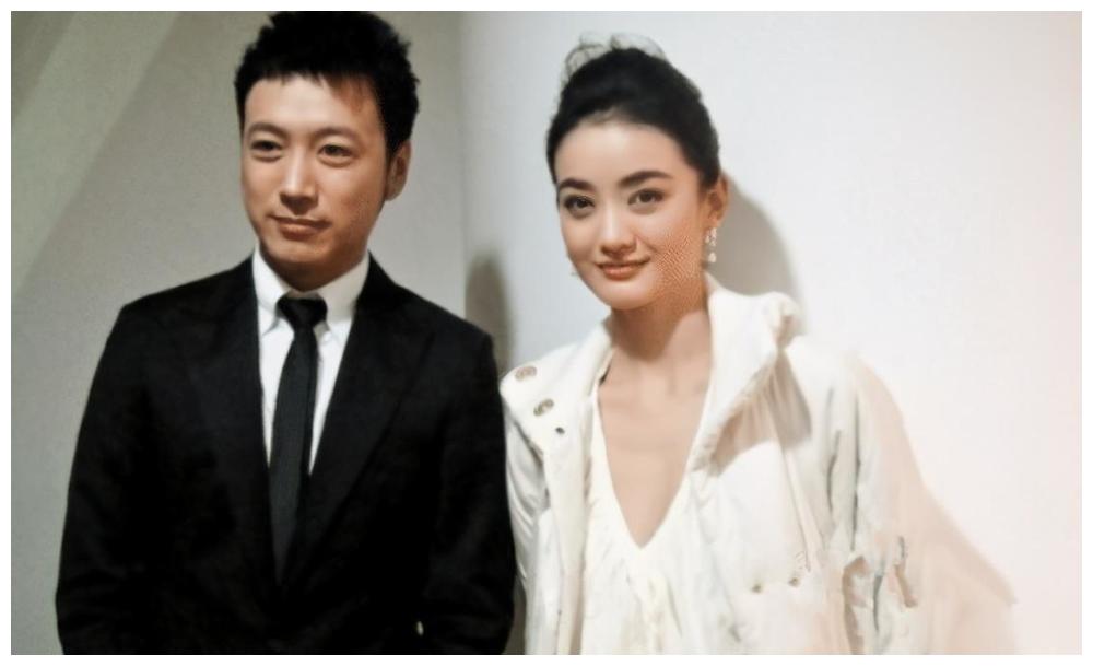 女明星朱杰,为何不靠炒作蹭热度?看到她的老公是谁就明白了