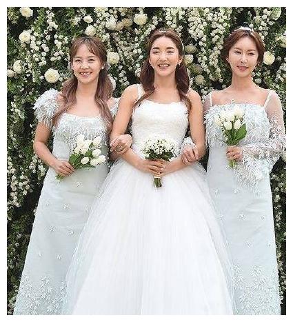 自曝怀孕还不到10天,小9岁老公全程陪伴|柳真|崔盛希|怀孕_新浪新闻