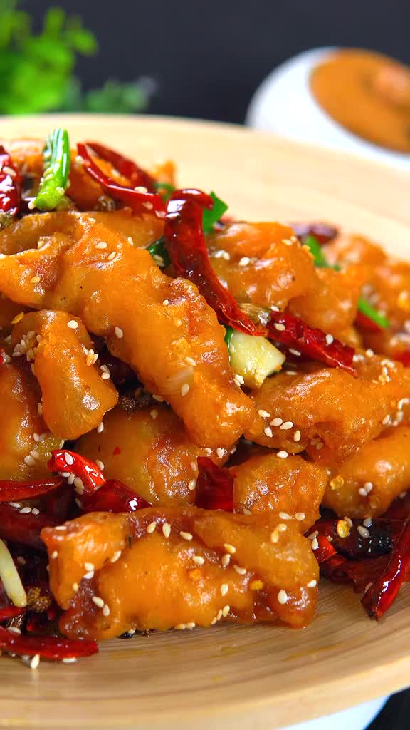 外酥里嫩的麻辣小酥肉又麻又辣比传统小酥肉好吃多了