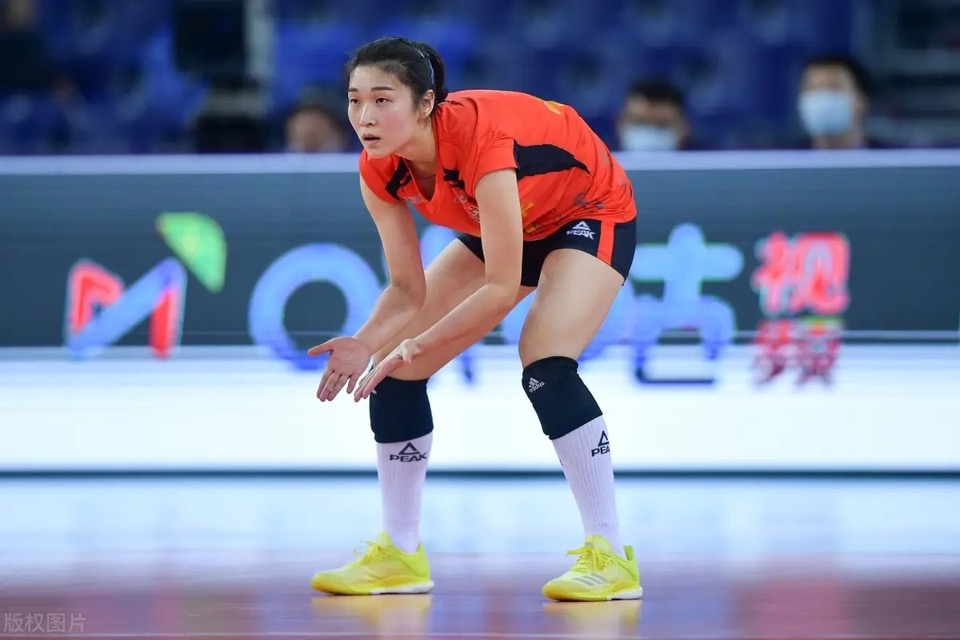 王梦洁解散粉丝群！她感叹：曾受到网暴但挺了过来，感谢粉丝帮助