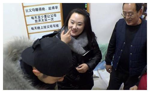 黄晓明回老家遇到初恋,忍不住眼泪,直言最想见的就是你