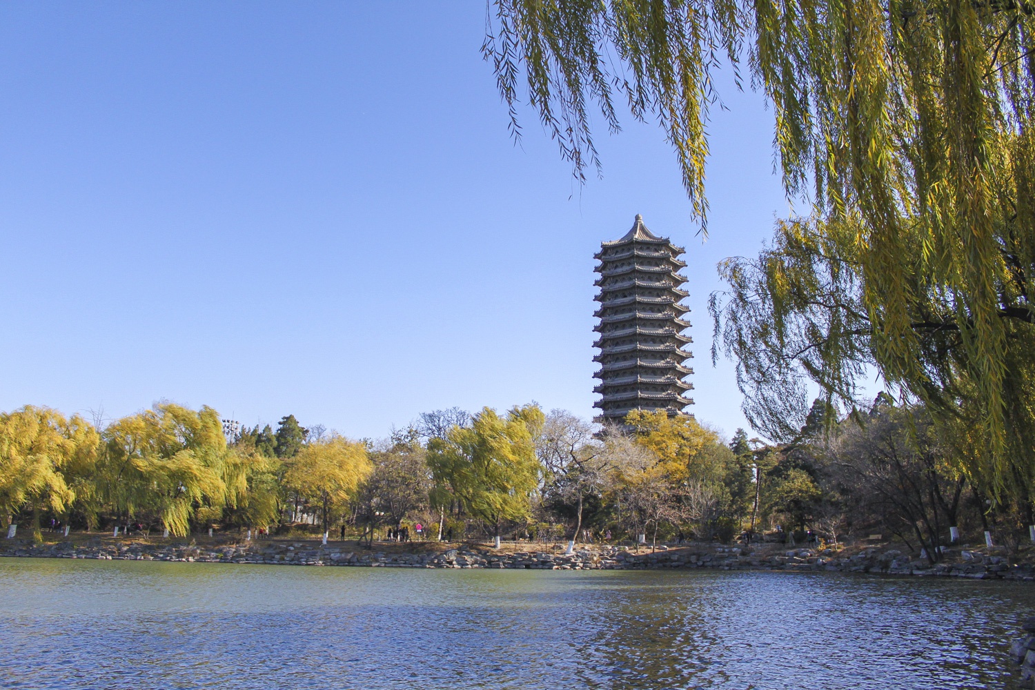 中国最传奇的3座古塔湖光塔影气势磅礴诗仙李白也赞美