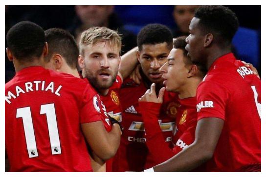 9-马夏尔,10-拉什福德,25-伊哈洛,26-格林纳达 2020曼联首发阵容 阵型