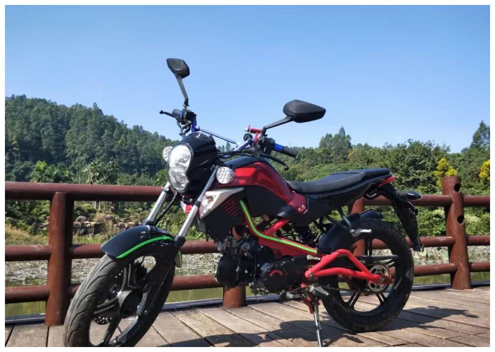 物品交易:本菱越野山地摩托车 2500元