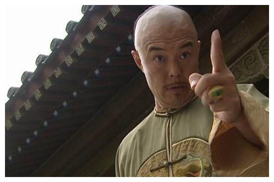 不听保安劝阻的张铁林哪里来的底气?只因皇阿玛是外籍演员?