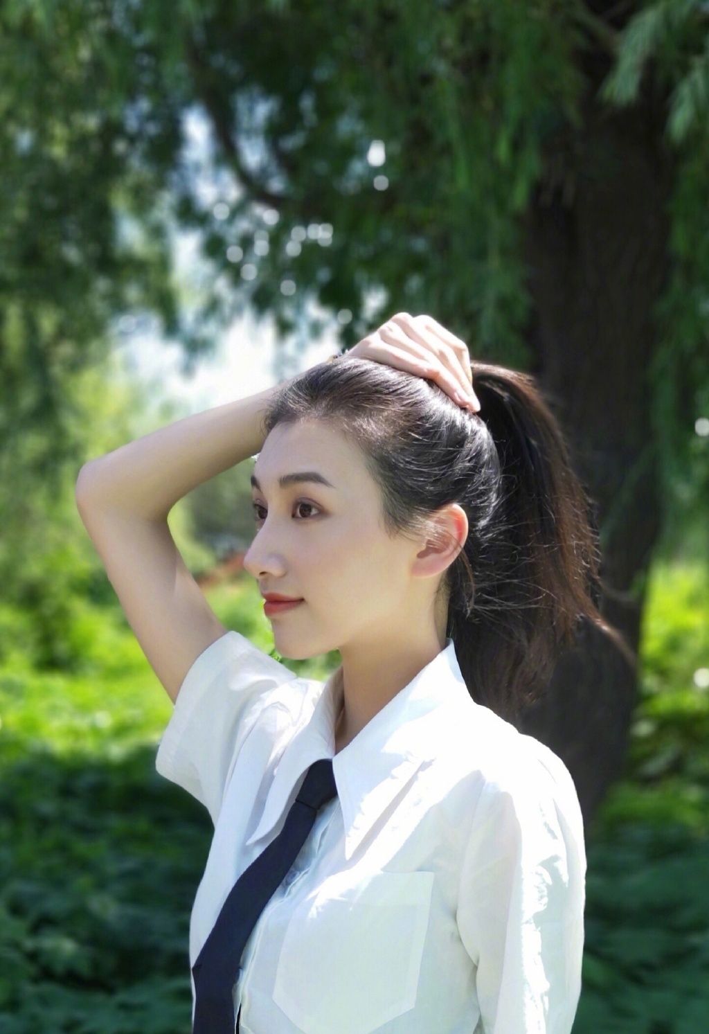 黄琳,就读于上海戏剧学院,2018级表演专业,来自浙江