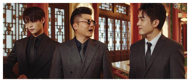 《终极笔记》和《重启》里的小哥,你更喜欢哪个?