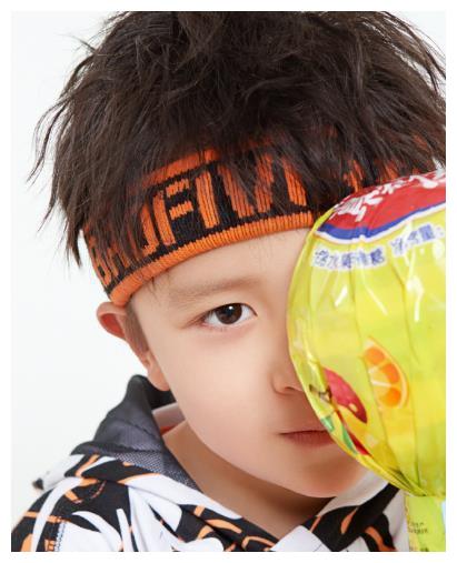 大麟子从可爱变帅气像极妈妈,网友喊话邓莎:别浪费这颜值生二胎