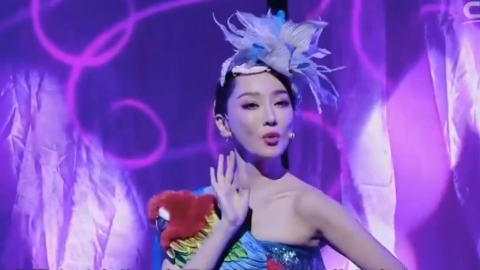 萨顶顶又一神曲现世,比《左手指月》还要高,独特嗓音的极致体验