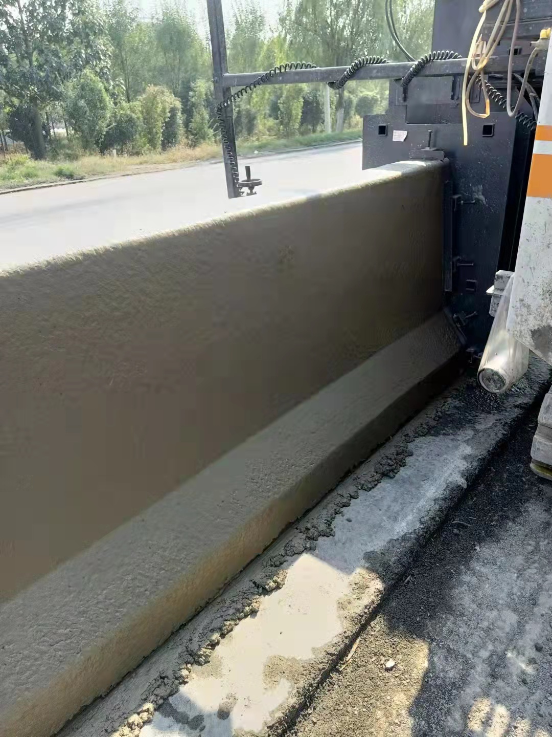 桥梁防撞护栏滑模机a滑模机