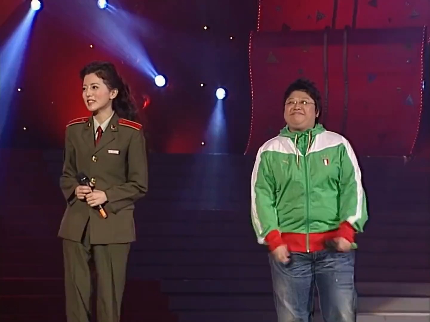 阿兰（军装）、韩红《天路》，唱响对祖国的深情告白。