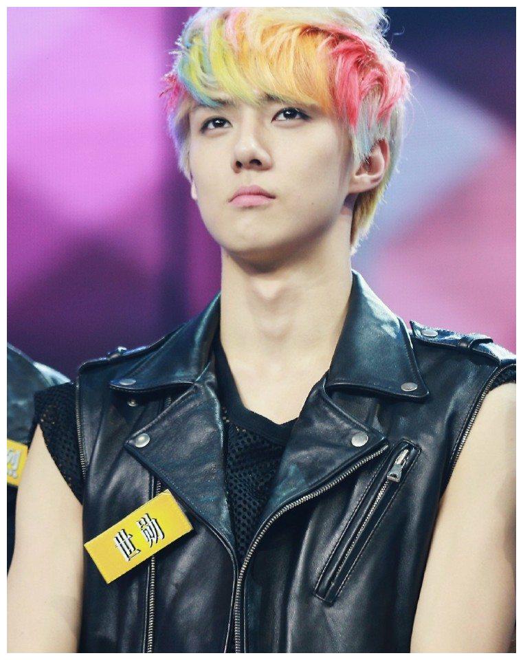 吴世勋sehun:感情炫富?八年长跑女孩的示爱千字文!