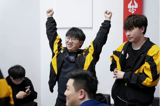 妖刀爆料,KPL总决赛是狼队五人组最后一次亮相,暗指小胖回归?休闲区蓝鸢梦想 - Www.slyday.coM 妖刀爆料,KPL总决赛是狼队五人组最后一次亮相,暗指小胖回归?休闲区蓝鸢梦想 - Www.slyday.coM