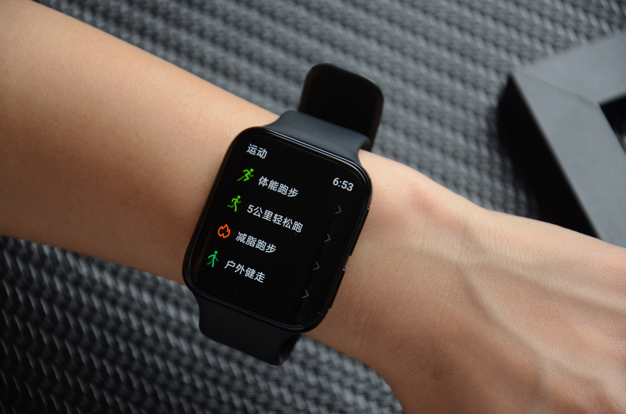 oppowatch上手实拍191英寸双曲面屏独立系统设计