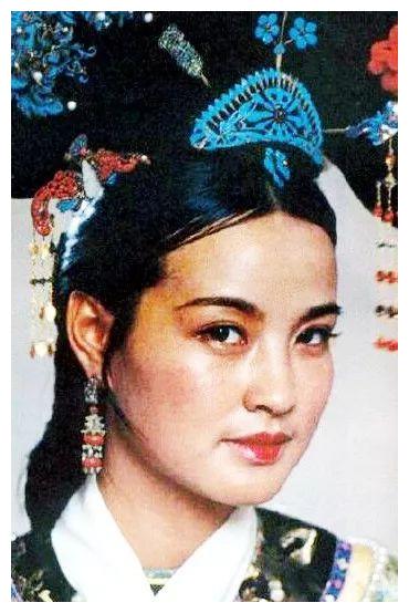 刘晓庆在电影《垂帘听政》中扮演女主角慈禧盘点刘晓庆80年代最经典的