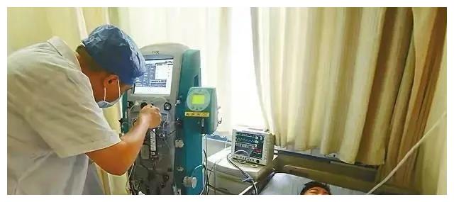 网红“杀鱼弟”的自尽:喝的不止是百草枯,还有对原生家庭的绝望休闲区蓝鸢梦想 - Www.slyday.coM 网红“杀鱼弟”的自尽:喝的不止是百草枯,还有对原生家庭的绝望休闲区蓝鸢梦想 - Www.slyday.coM