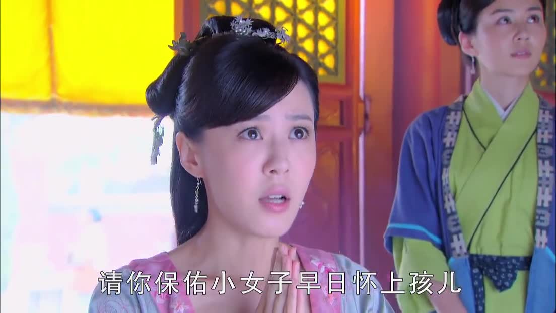 夫人到寺庙上香求子谁知想求庙祝解签被老婆婆硬是拉走了