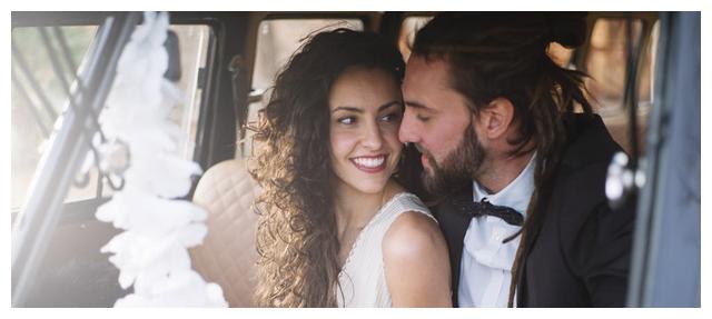 原来这3星座女钟情于"成熟型男人",十足的大叔控__财经头条