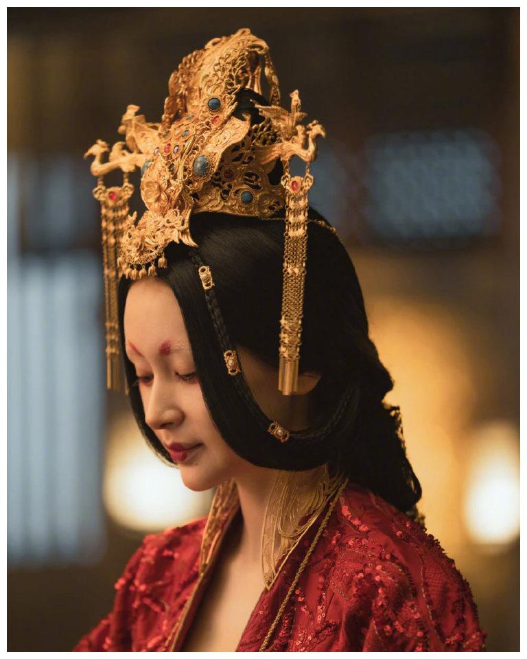 王子文晴雅集中演公主妆容诡异妖艳特别美戏服华丽又贵气