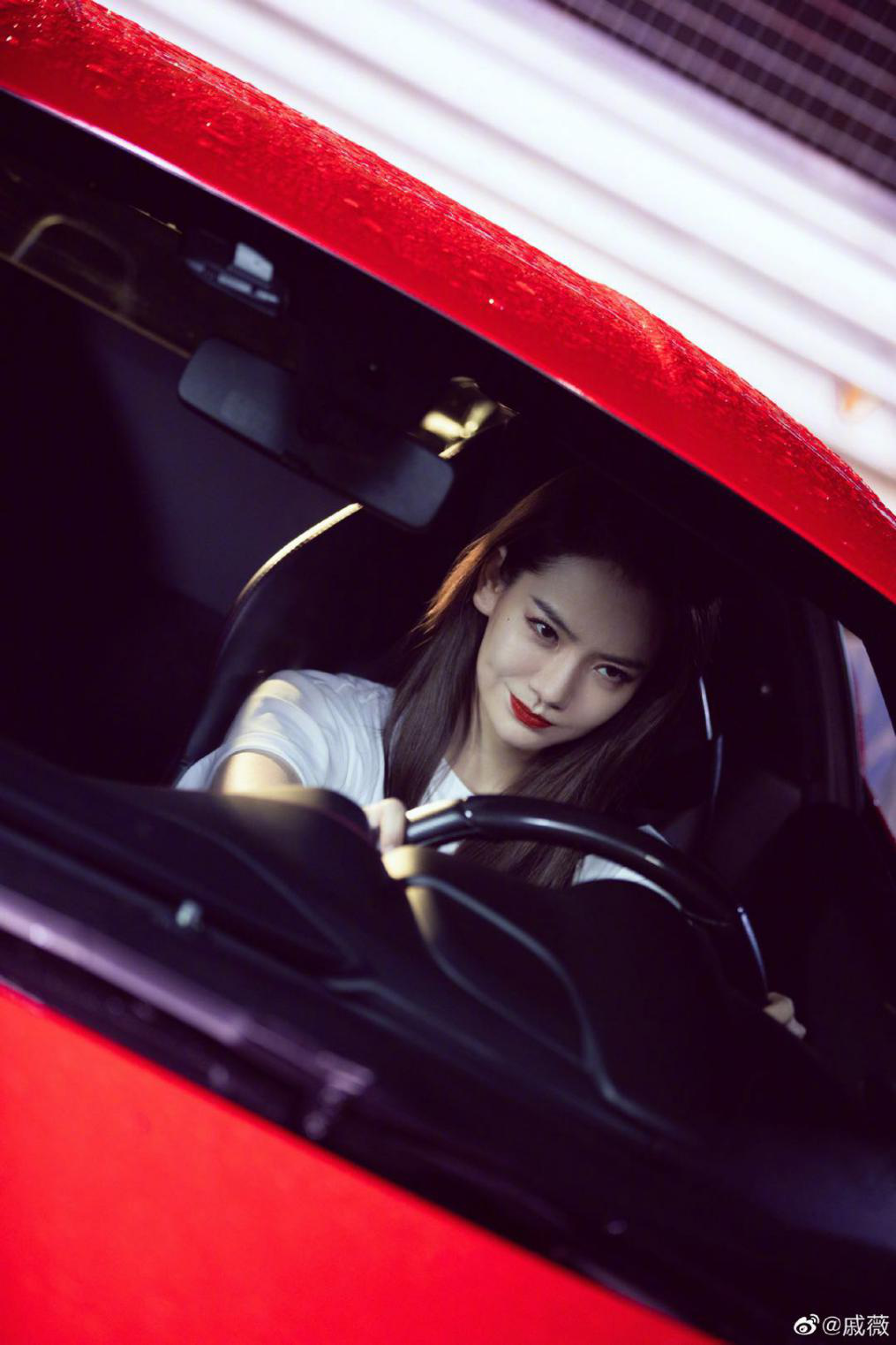 《新手驾到》上线首播,戚薇科一考试竟然考了97分?