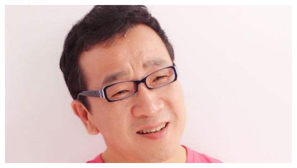 而众多明星里面刘亚晶就是当中的一位,她有着一双特别迷人的小眼睛