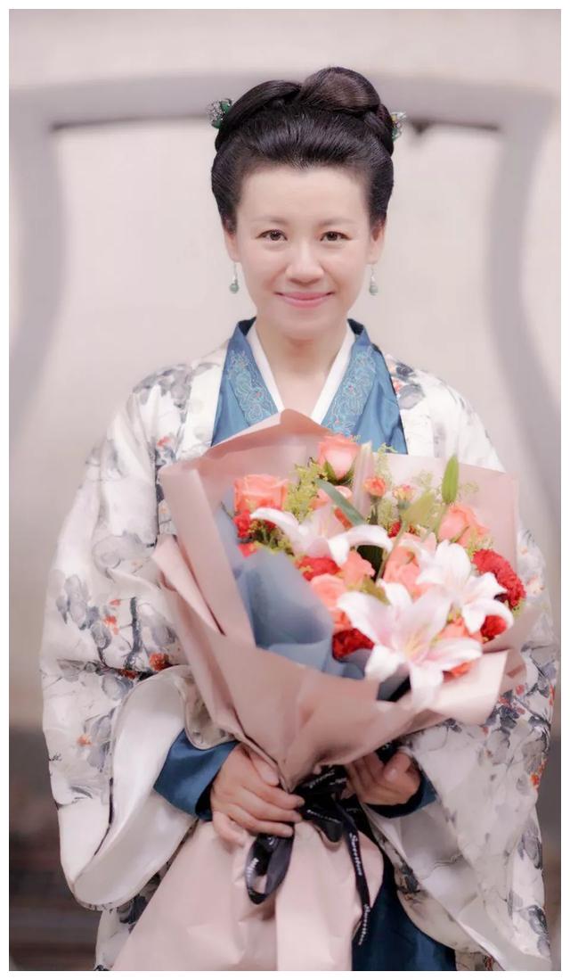 她身为豪门太太,却因救场拍戏,意外火遍娱乐圈|刘琳|娘子|刘玫_新浪