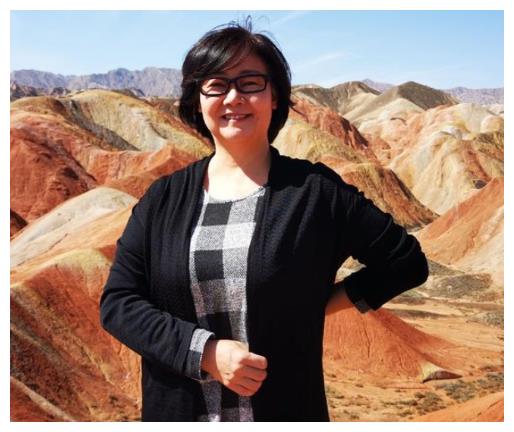 萨日娜被丈夫258元娶回家啃夫6年如今过成了这样