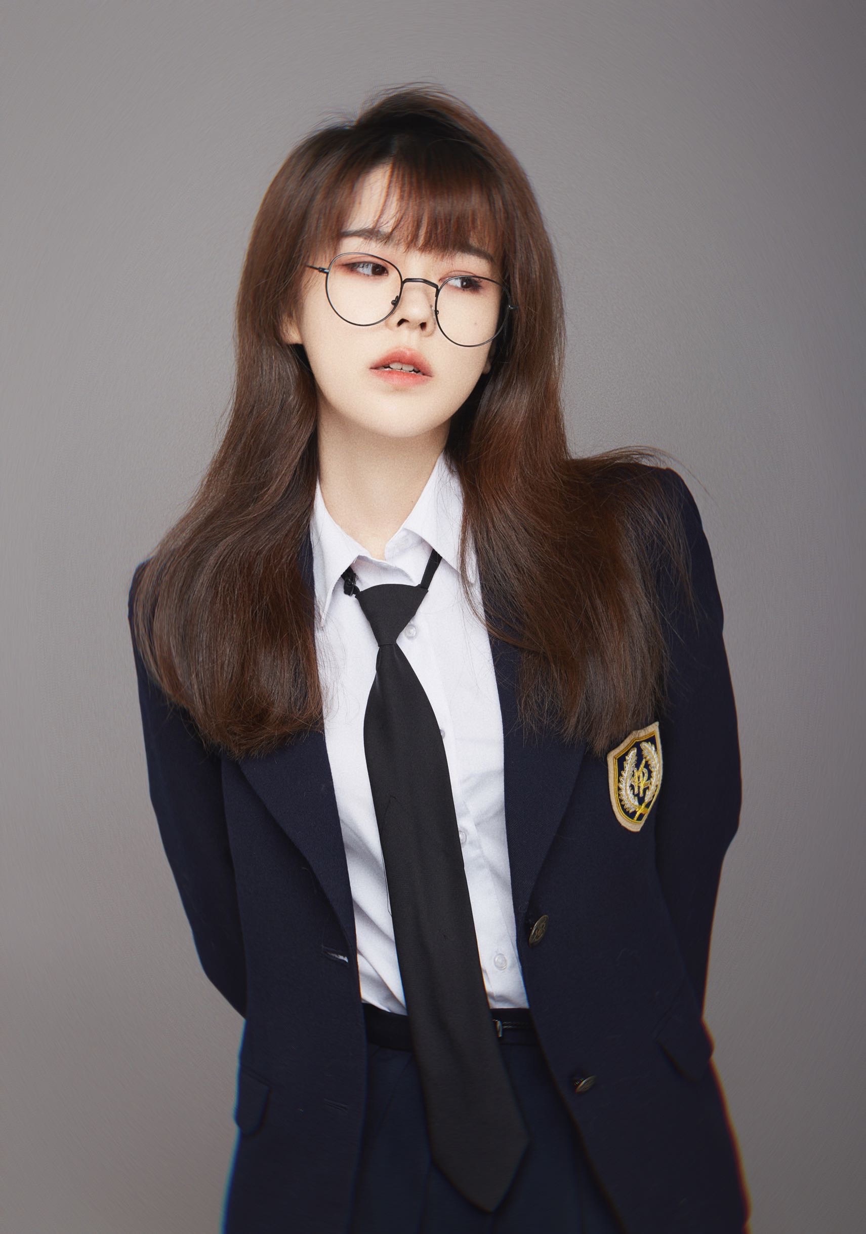 沫子给男大学生授课性感穿着却被调侃腿粗沫子开车回复没眼看