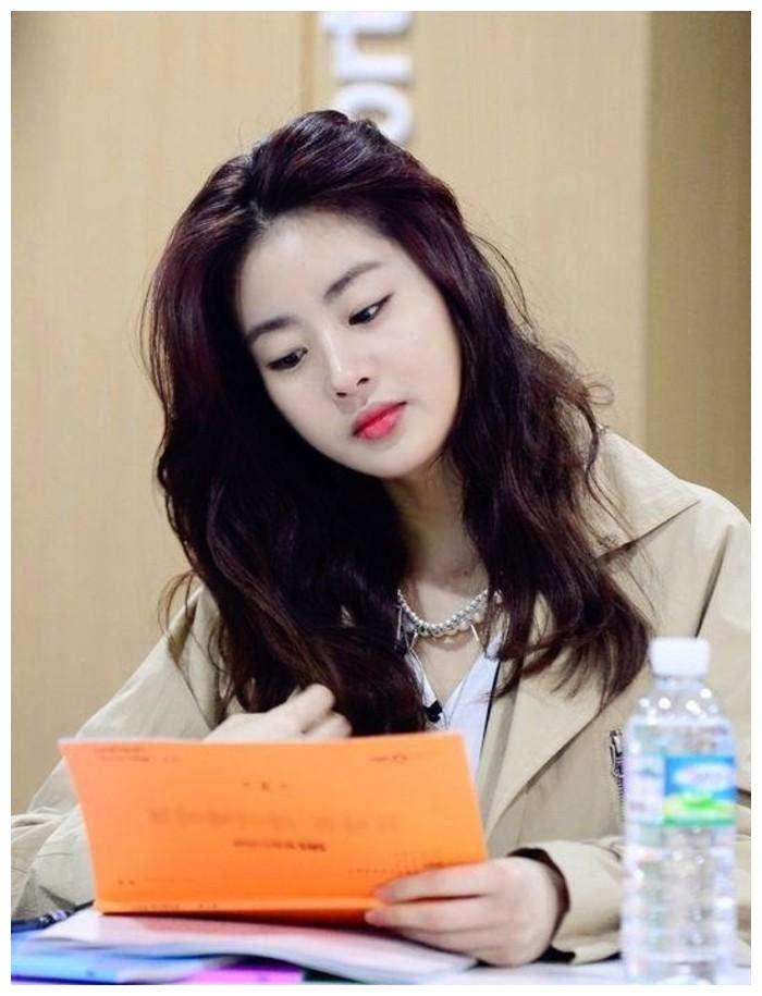 她是玄彬的前女友高中时曾胖到140斤如今成功瘦下40斤