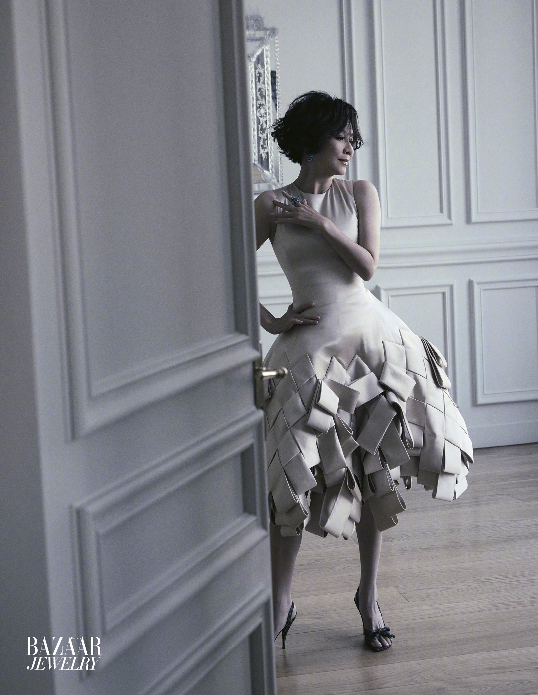 镜头前的劉嘉玲，从容而有力量。有种美源于岁月的沉淀