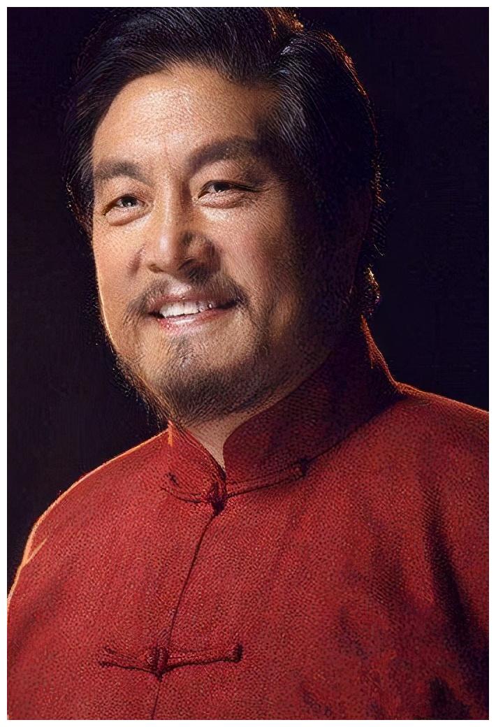 他是国家一级演员,四大名著参演三部,祭祖发现冥币上印的是自己