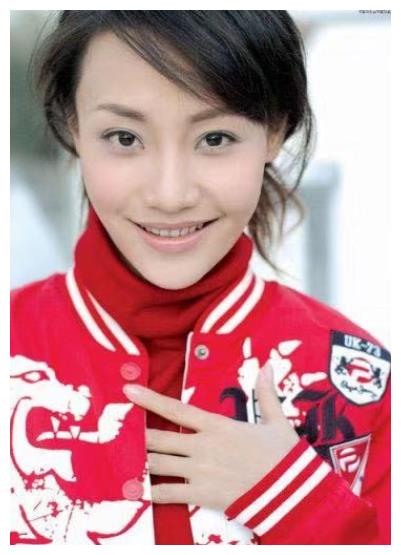 2009年早晨,潘星谊被鱼缸碎片划破动脉,安静死在父亲怀中