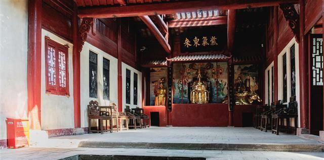 湖北观音阁内部曝光,没有了香火还有神仙吗?