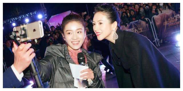 当41岁章子怡撞上22岁张雪迎同样是素颜出镜网友差距真大