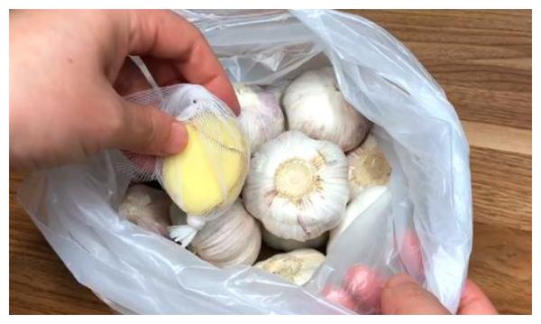 我只用三个最简单的方法保存大蒜,放半年不干不发芽,新鲜又省钱