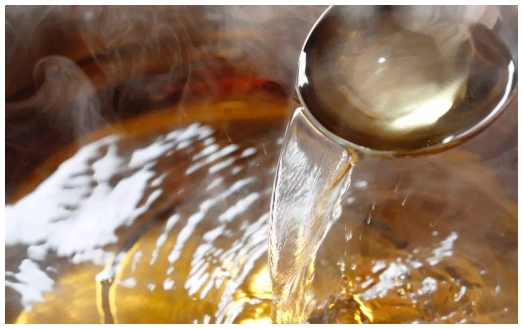 为什么面馆做面条时，把面条煮好后放在高汤里？面馆老板透漏实情休闲区蓝鸢梦想 - Www.slyday.coM