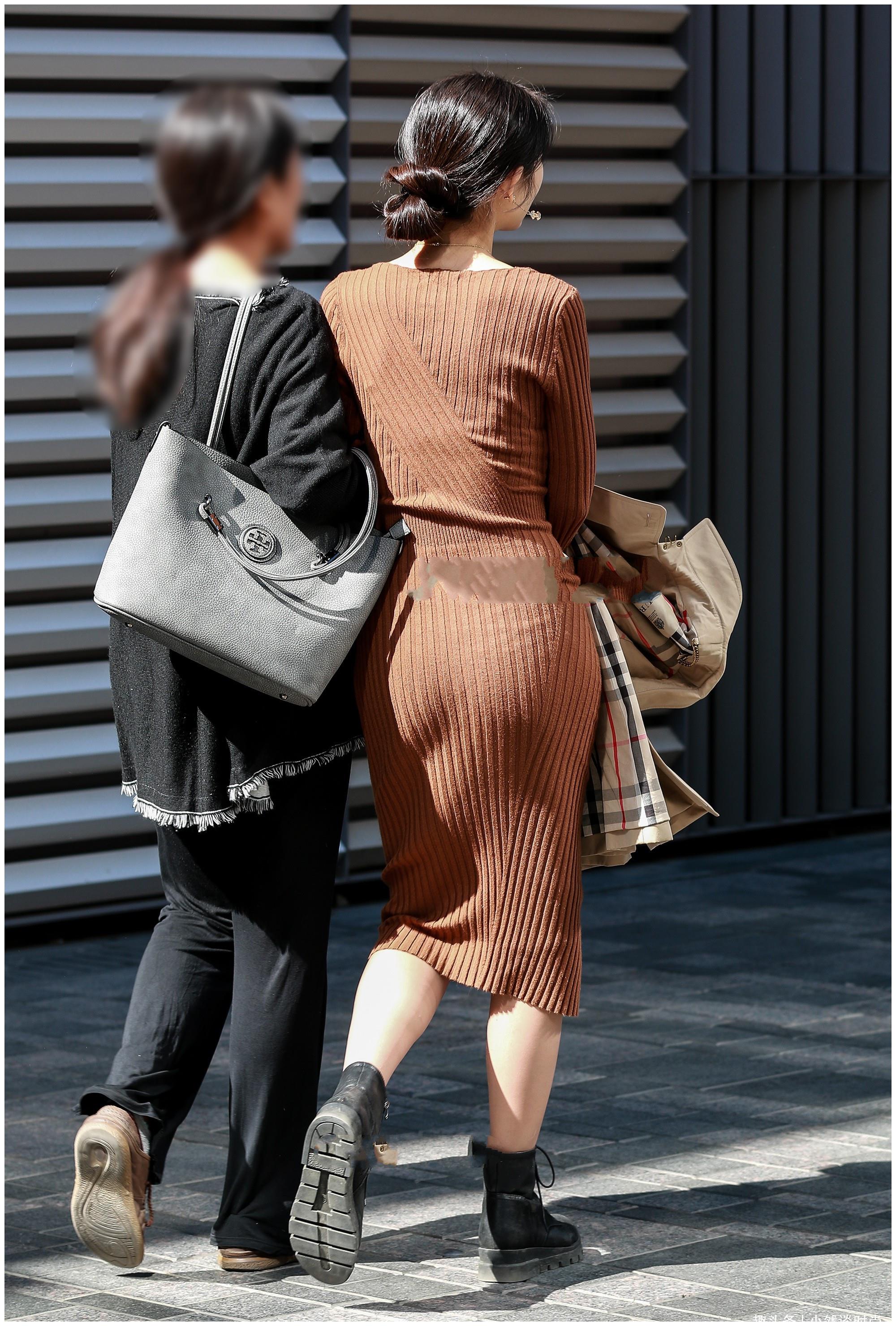 美女肯定是爸妈喜欢的类型一看就是贤妻良母好想开车送她回家