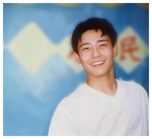 因相声改变的人生轨迹——岳云鹏,栾云平,烧饼|烧饼|相声|栾云平_新浪