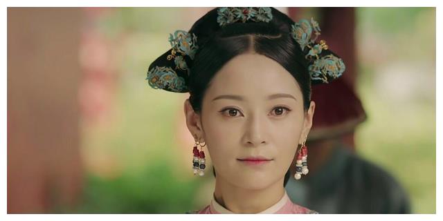 然而,纯妃不愿掺和宫里争斗只是因为她心里有人了而已,在发现傅恒喜欢