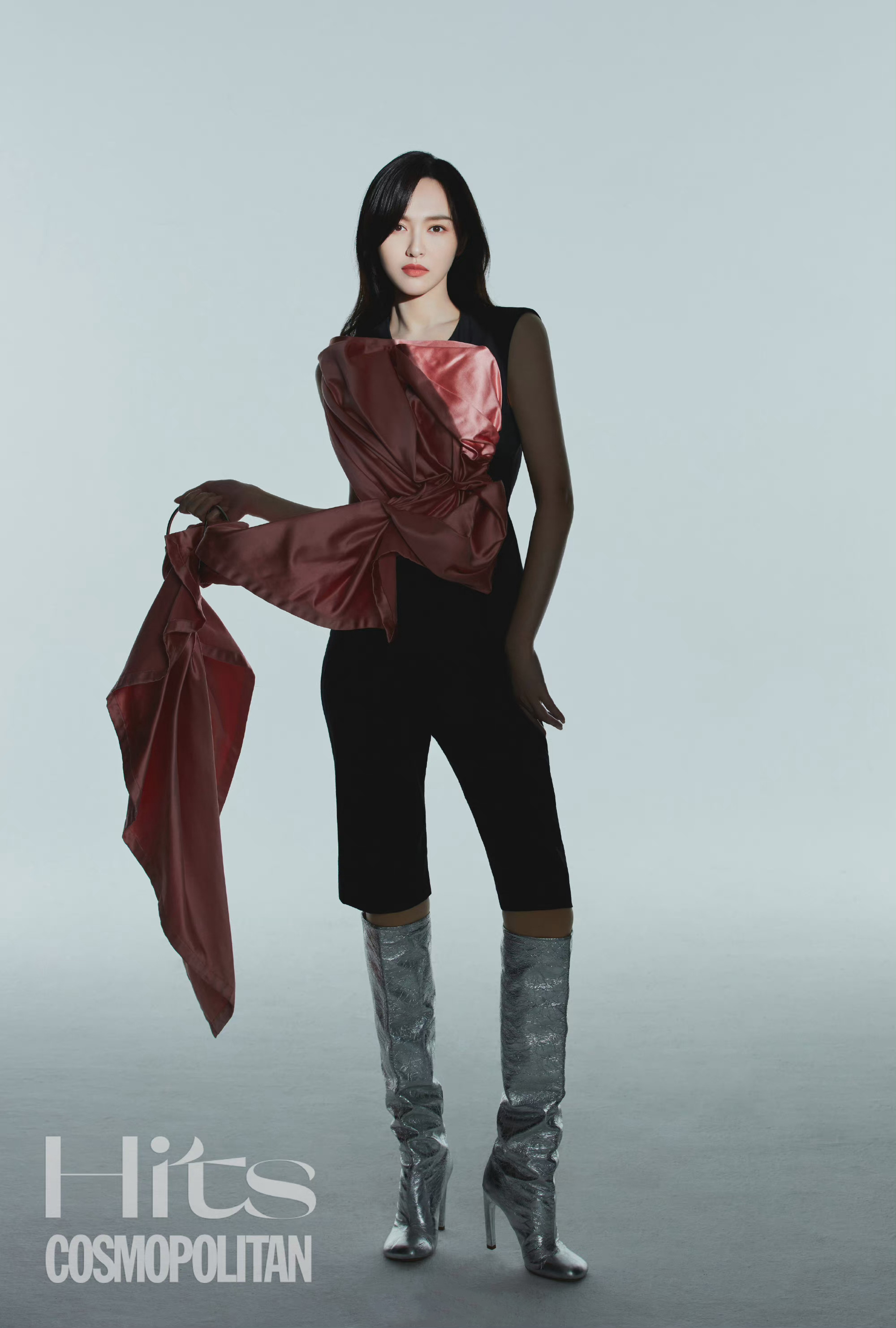 唐嫣cosmohits二月刊释出张弛有度和紧绷状态