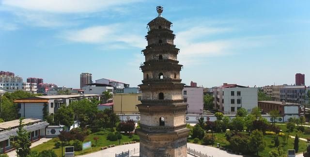 驻马店西平县宝岩寺塔,始建于北宋时期,已有近千年的历史