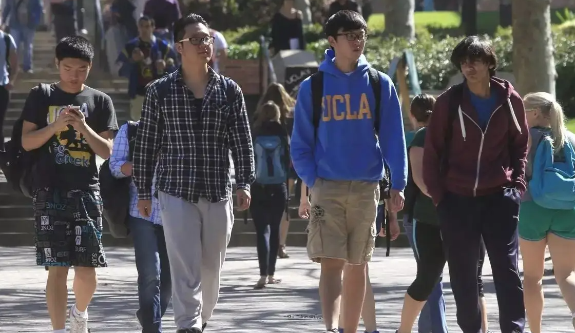 新数据表明超八成留学人员学成归国,网友疑虑剩下两成是不是精英休闲区蓝鸢梦想 - Www.slyday.coM 新数据表明超八成留学人员学成归国,网友疑虑剩下两成是不是精英休闲区蓝鸢梦想 - Www.slyday.coM