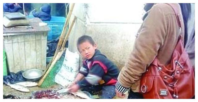 网红“杀鱼弟”的自尽:喝的不止是百草枯,还有对原生家庭的绝望休闲区蓝鸢梦想 - Www.slyday.coM 网红“杀鱼弟”的自尽:喝的不止是百草枯,还有对原生家庭的绝望休闲区蓝鸢梦想 - Www.slyday.coM