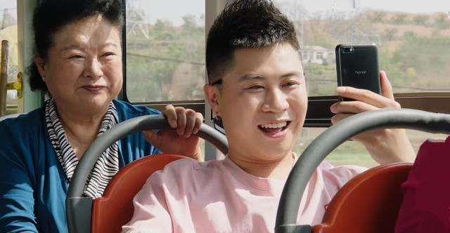 刘老根三中,两大烦人精走到一起,秤杆子和药丸子谁更烦人?