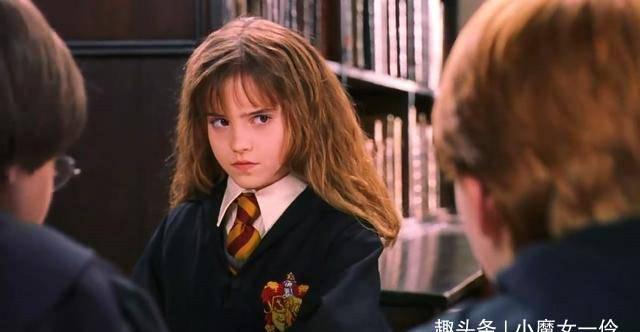 哈利波特原著中有两点证明赫敏没有喜欢过哈利