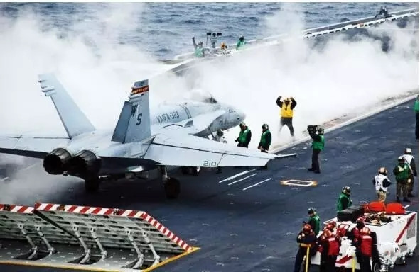 蒸汽弹射器原理简单，但为何只有美国能造？