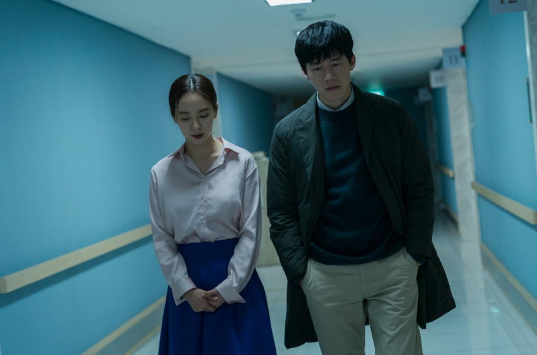 《侵入者》频登韩网热搜榜,女主宋智孝额头备受关注