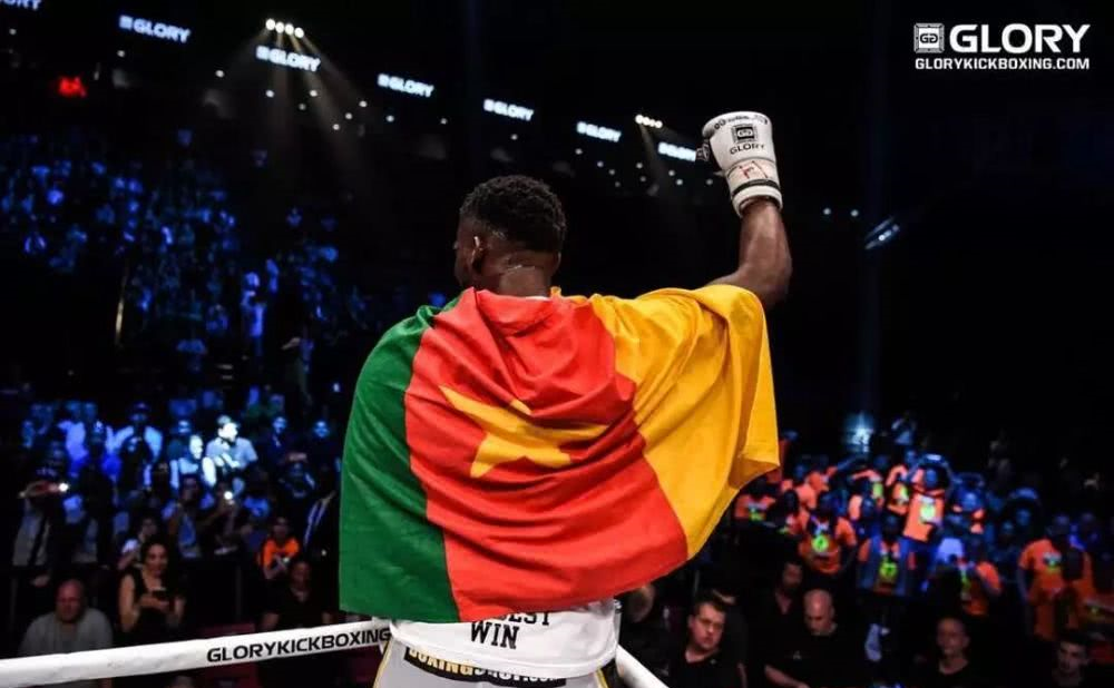 第2回合击倒"不败战神"方便,这位法国拳王究竟有多厉害?