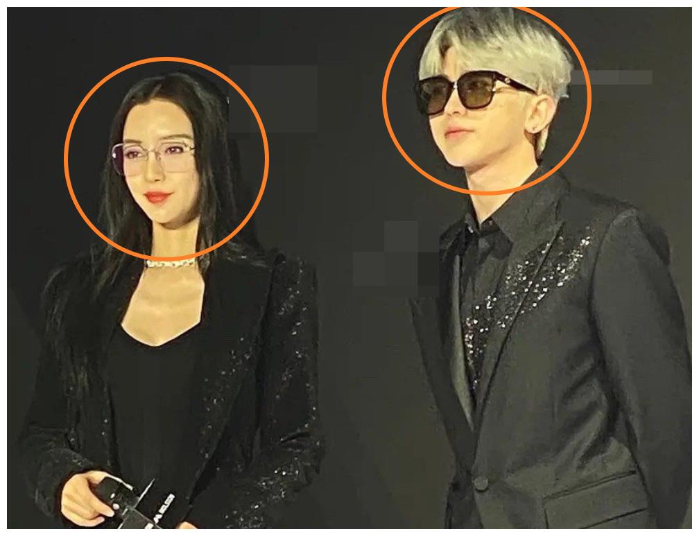 蔡徐坤baby同框出席活动,无美颜下依旧精致,内娱神颜姐弟实锤!