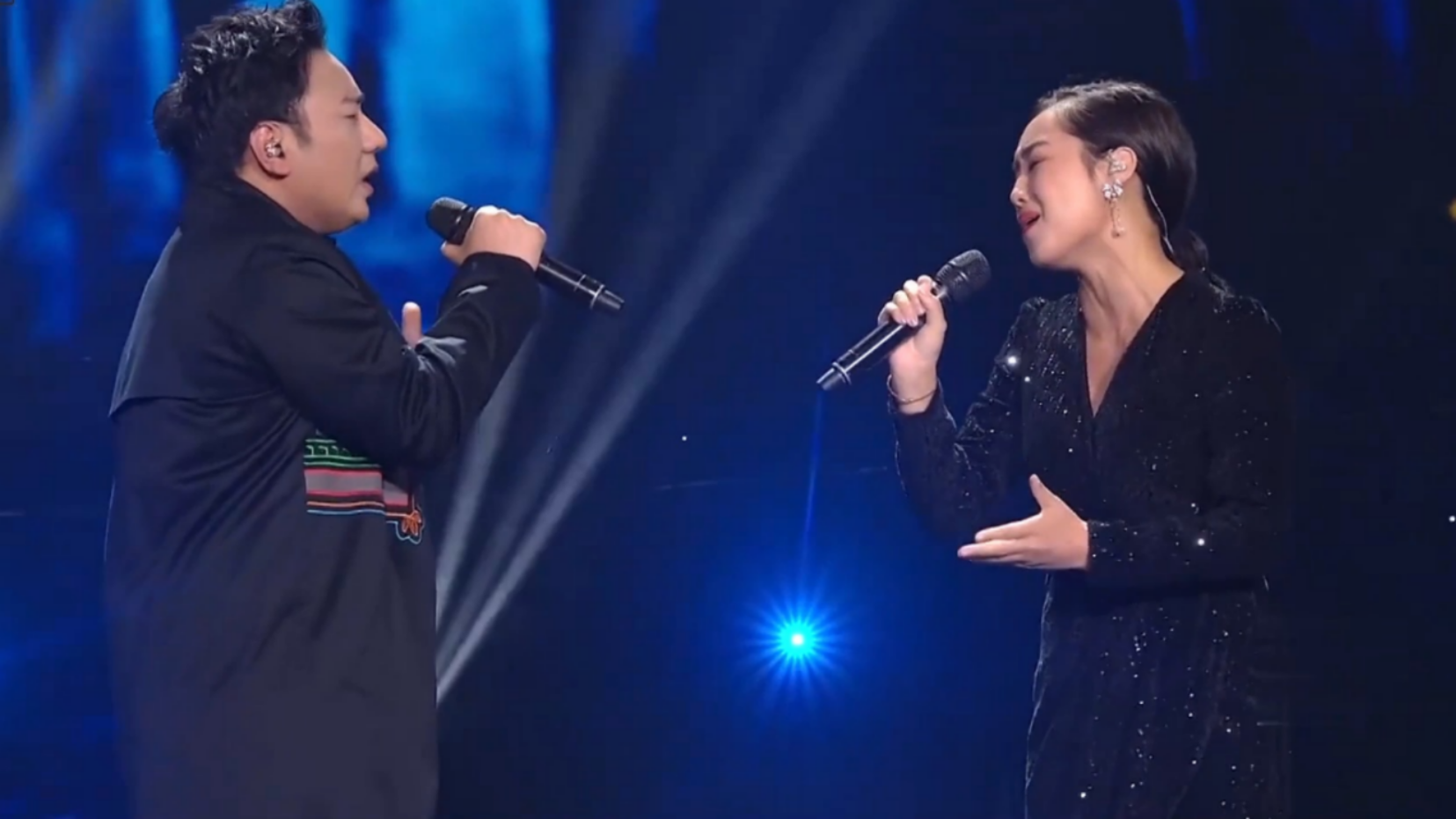 新生代情歌王子海来阿木又火了!与云朵同台唱情歌,越听越陶醉